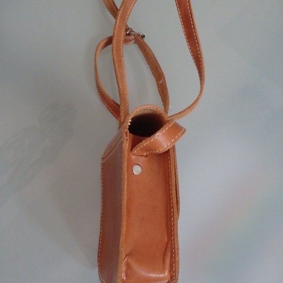 Small Square Tan Leather Purse - Sturdy Quality! - Picture 4 of 10